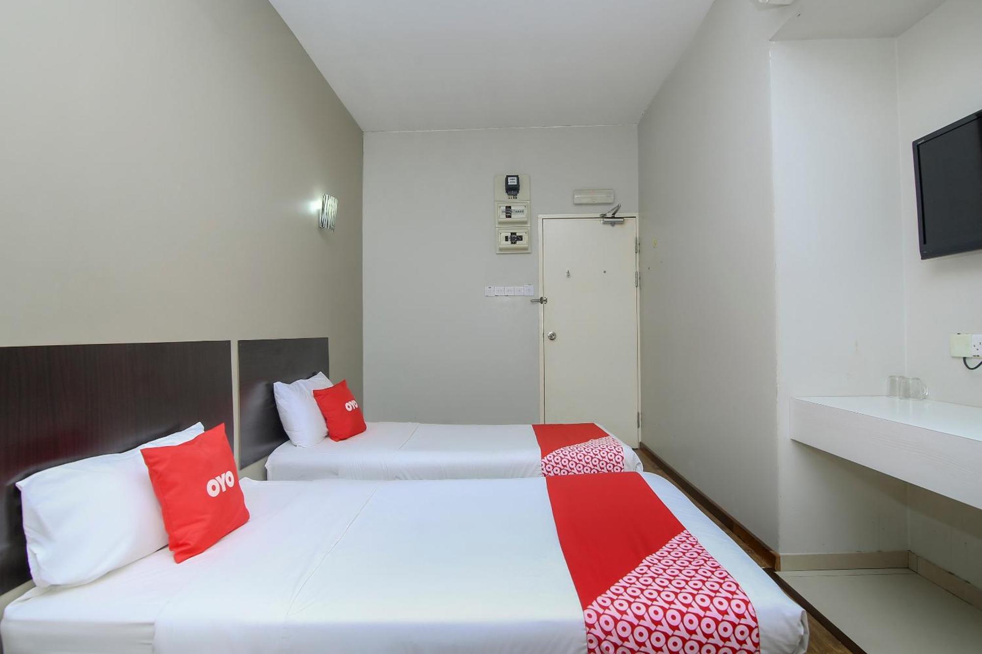 Nice Stay Three Six Five Services Kuching Bagian luar foto