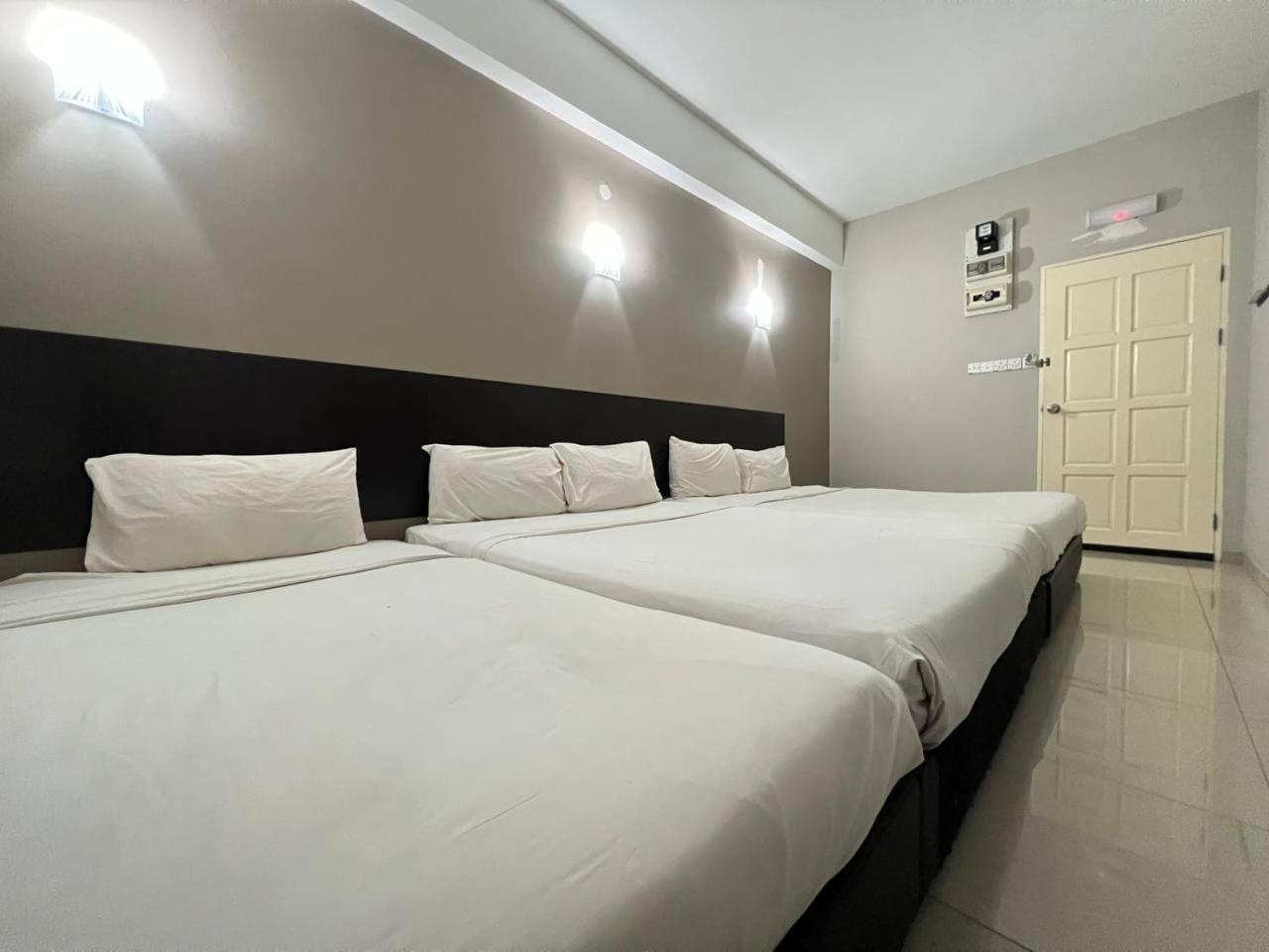 Nice Stay Three Six Five Services Kuching Bagian luar foto