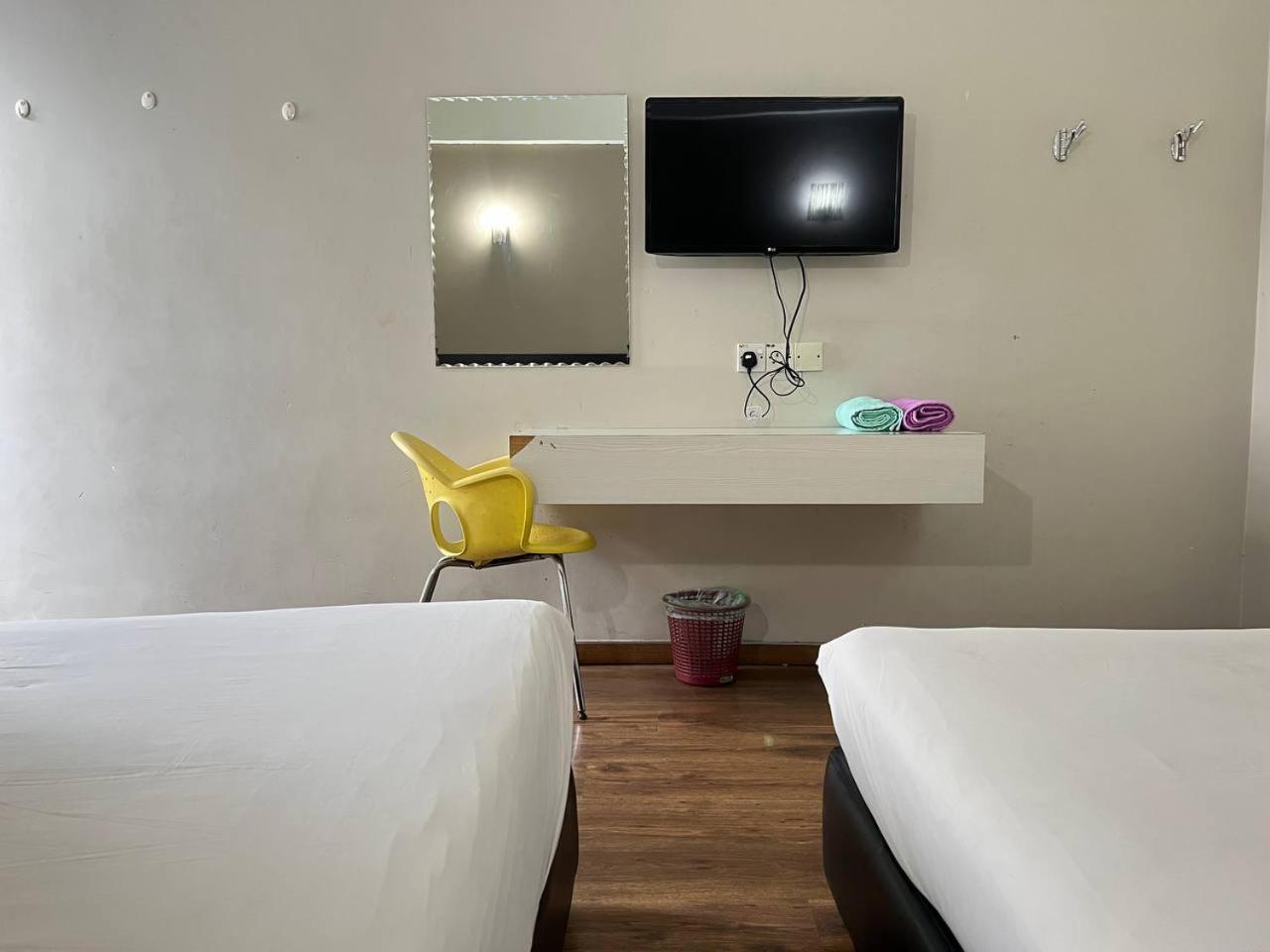 Nice Stay Three Six Five Services Kuching Bagian luar foto