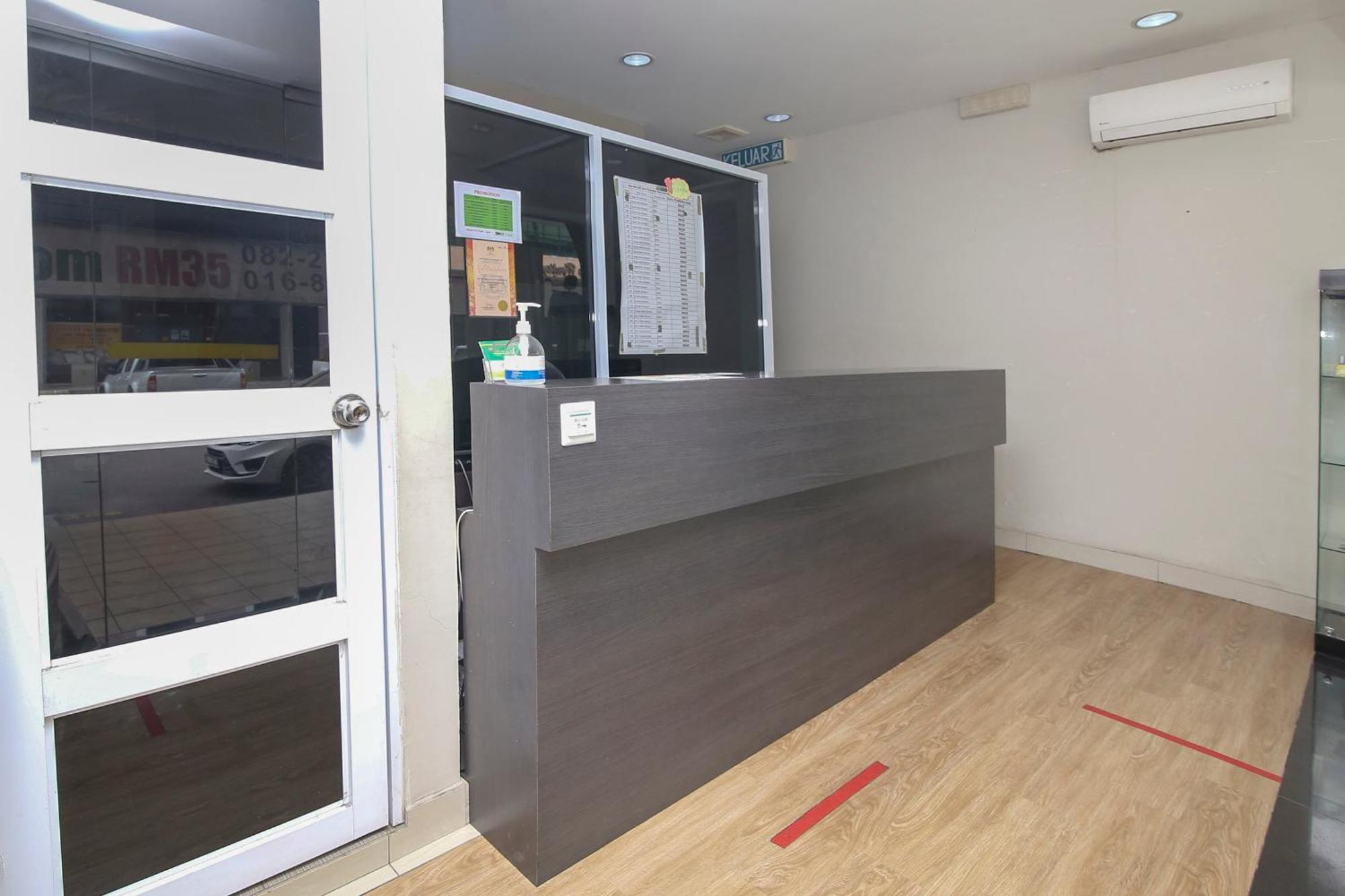 Nice Stay Three Six Five Services Kuching Bagian luar foto