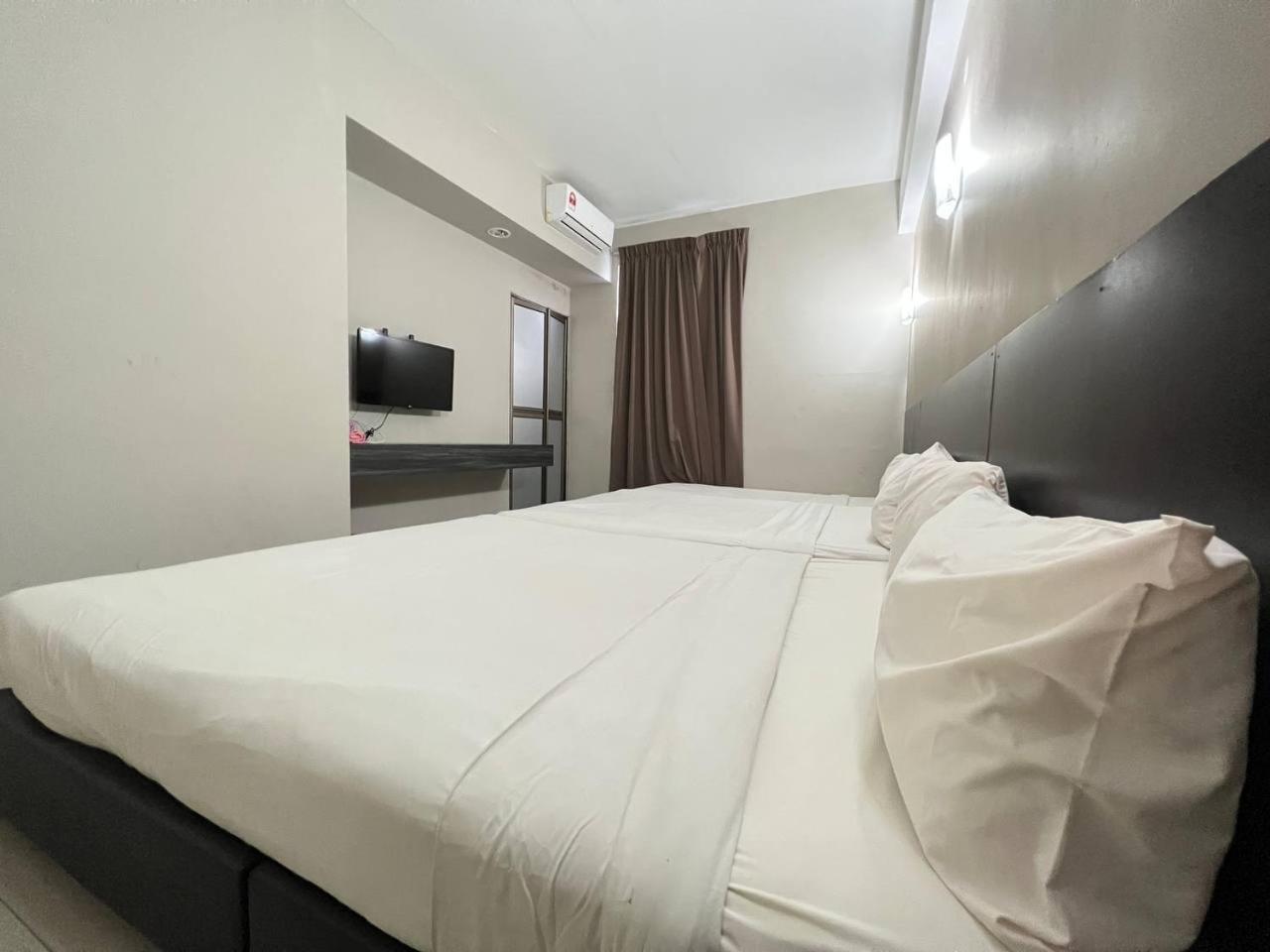 Nice Stay Three Six Five Services Kuching Bagian luar foto