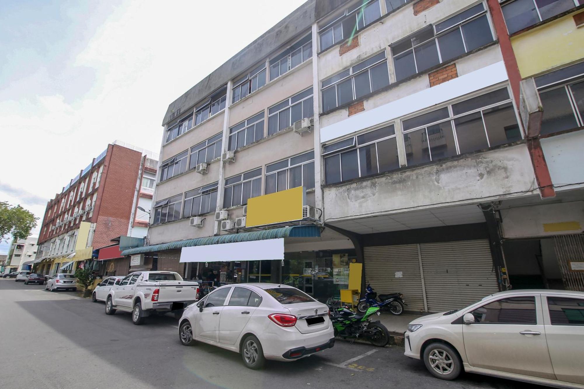 Nice Stay Three Six Five Services Kuching Bagian luar foto