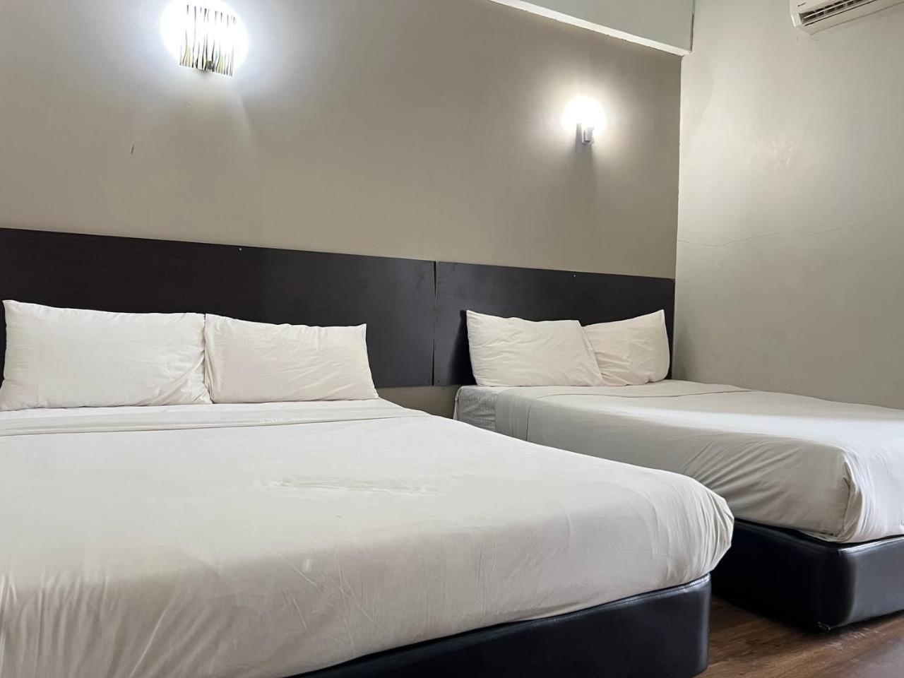 Nice Stay Three Six Five Services Kuching Bagian luar foto