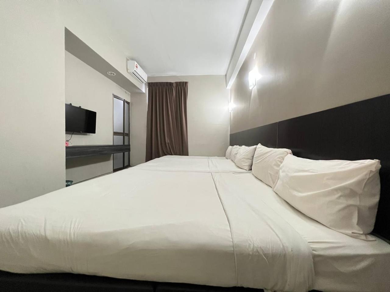 Nice Stay Three Six Five Services Kuching Bagian luar foto