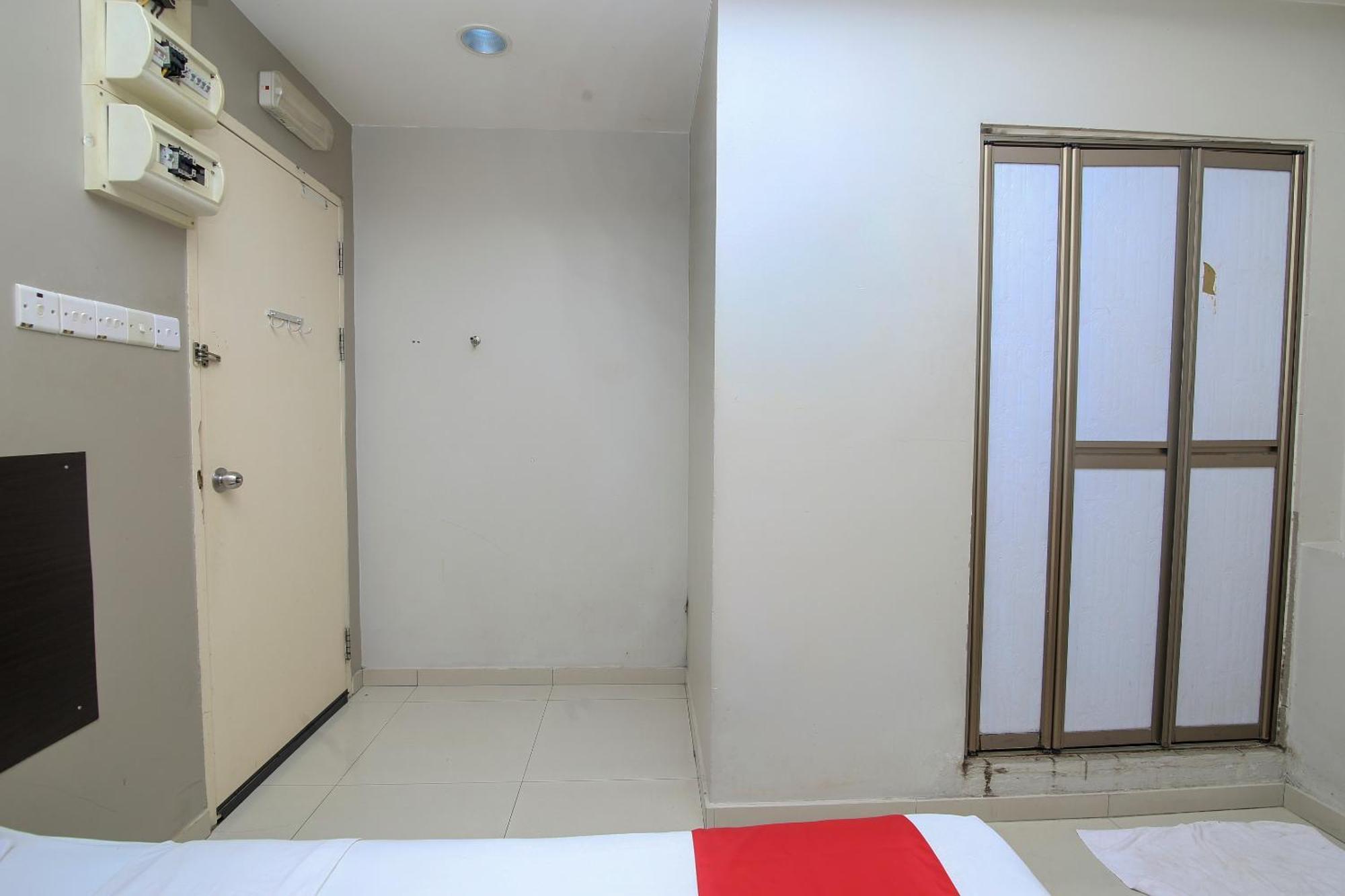 Nice Stay Three Six Five Services Kuching Bagian luar foto